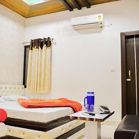 Hotel Shree Dwarkadhish Palace Ujjain Zewnętrze zdjęcie